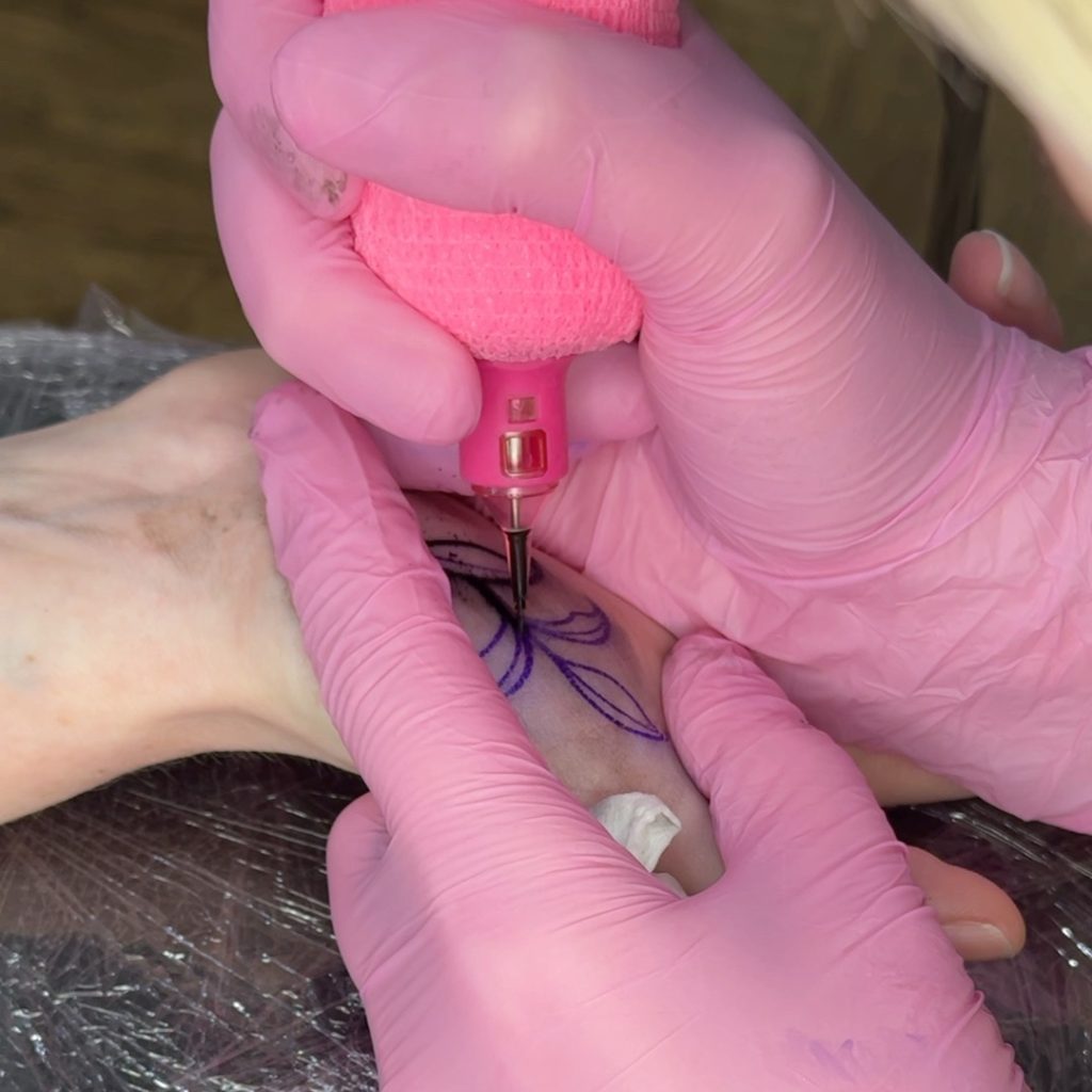 tattooing a palm